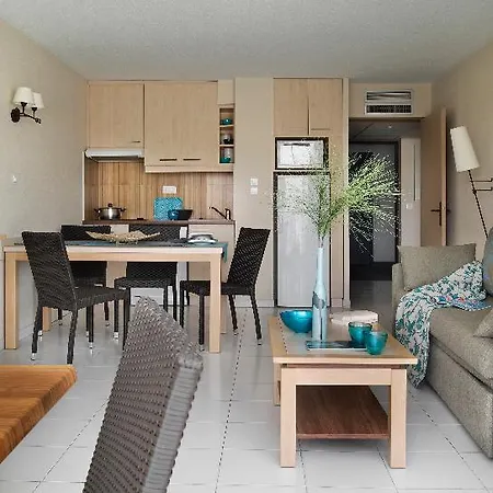 Pierre & Cap Hermes Aparthotel 3*