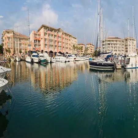 Pierre & Cap Hermes Aparthotel 3*