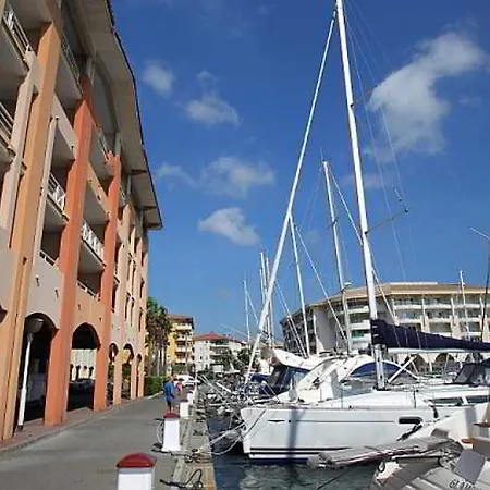 Lägenhetshotell Pierre & Cap Hermes Fréjus