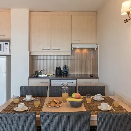 Pierre & Cap Hermes Hotel apartamentowy Fréjus